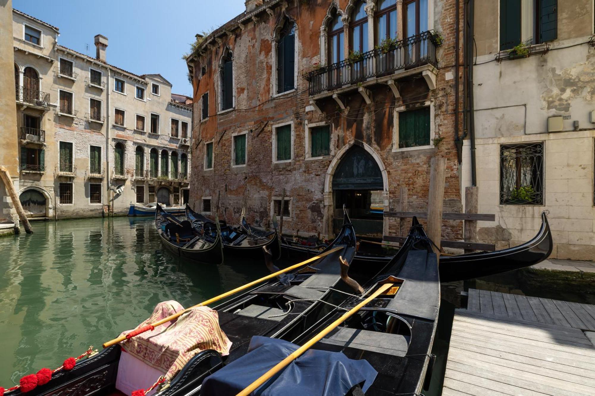 San Marco Canal View By Bricola * Venedig